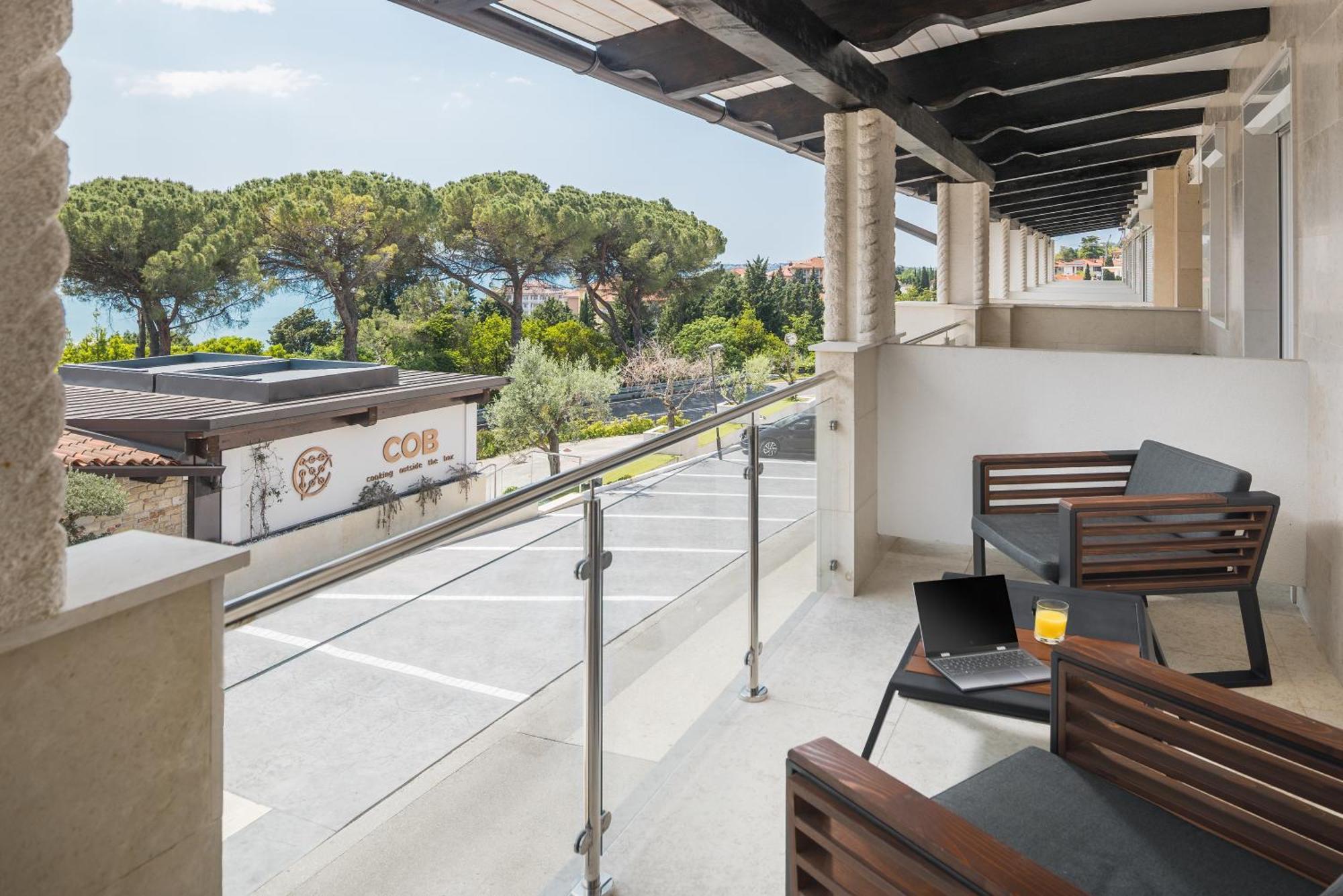 Hotel Tomi Portorož Exterior foto